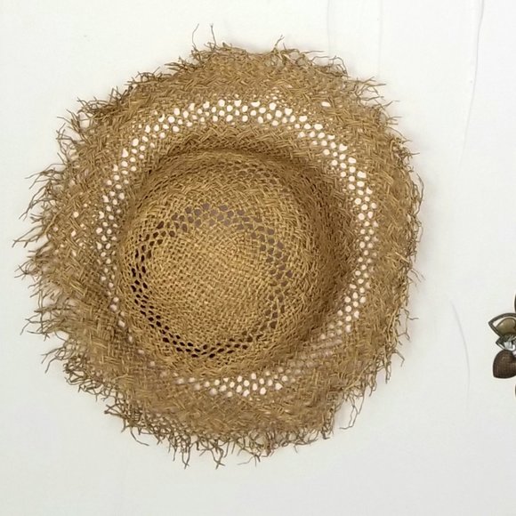 FIND THESE BEAUTIES & SO MUCH MORE & BARROW - Picture 4 of 5